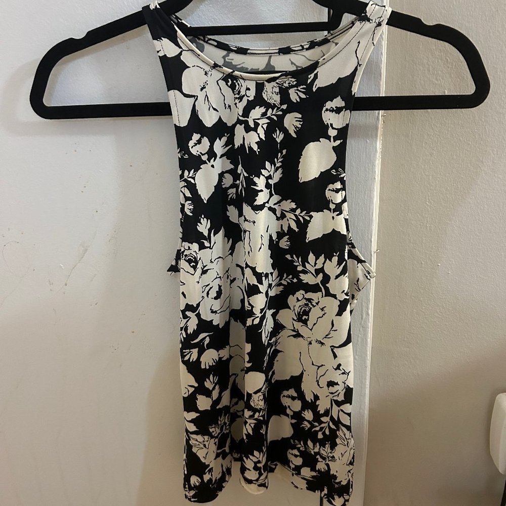 Silence + Noise Urban Outfitters Floral Fitted Tank